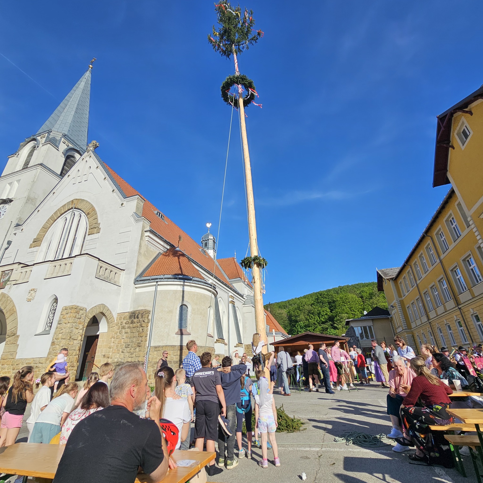 Maibaumfeier in Pressbaum